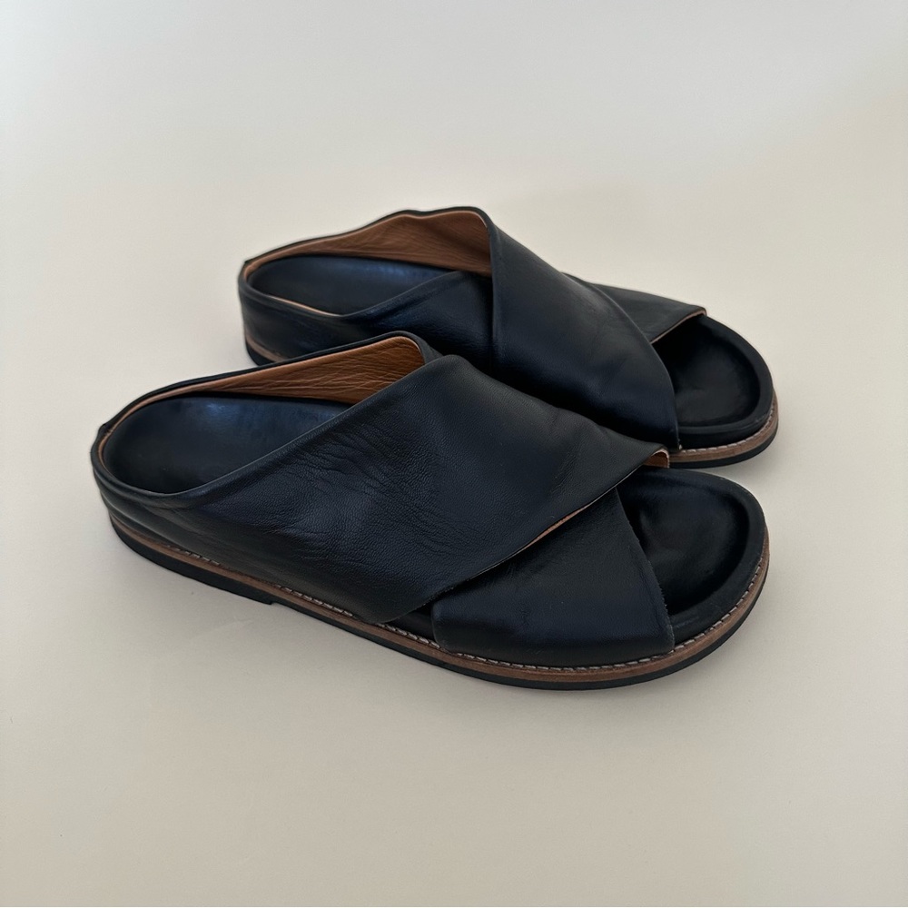 GANNI crossover black leather slides 39